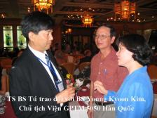 PhD-Dr.Tu discuss with Dr.Young Kyoon Kim–President of Korea Academy of Cosmetic Surgery