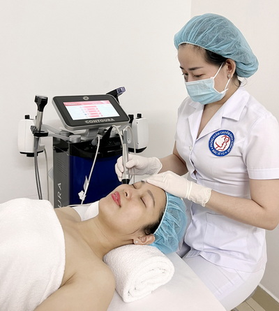Trẻ hóa da vùng mặt & vùng mắt với công nghệ RF thế hệ mới CONTOURA